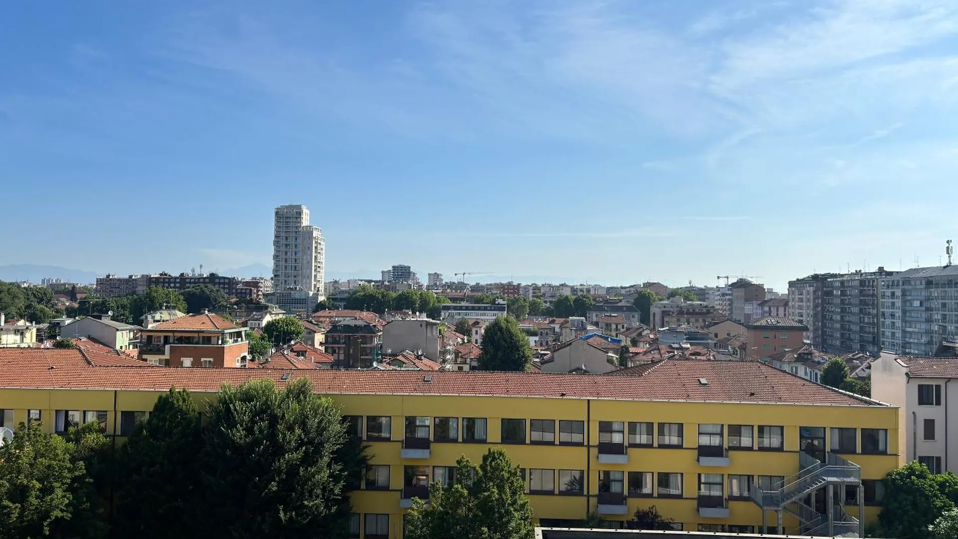 Отель Enjoy Milano Skyline Италия
